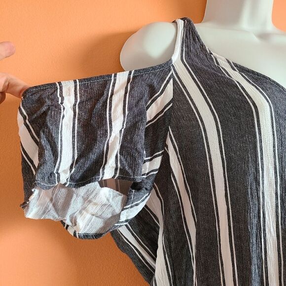 American Eagle Cold Shoulder Romper – Blue & White Stripe, Size L - Picture 4 of 10